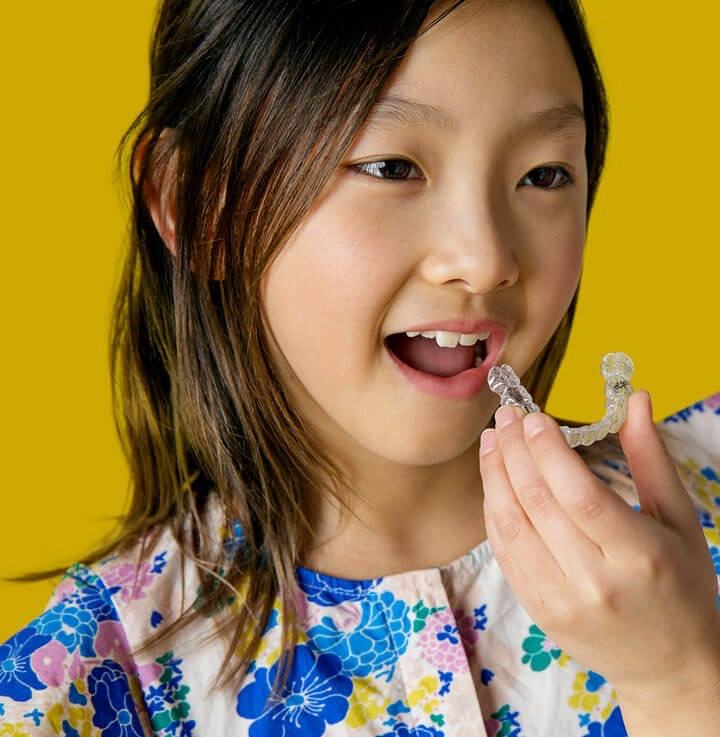お子様にも見えない矯正治療法の選択肢を！